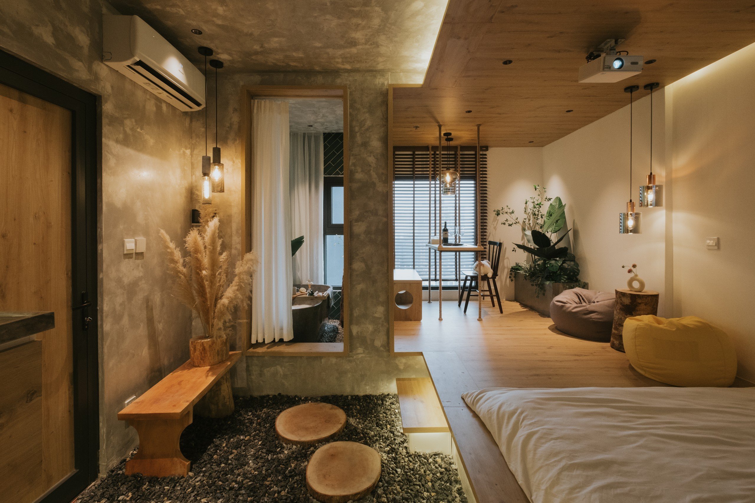 Homestay Vinhomes Smart City - Căn hộ có máy chiếu + bồn tắm